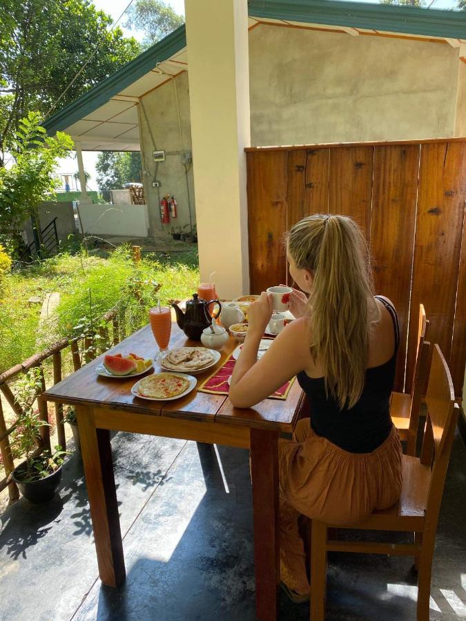 Mango Shadow Inn Ella Extérieur photo